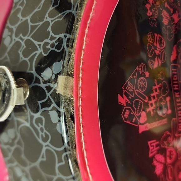 Monster High, Make up or Multi-purpose Hard Cover Bag. - Picture 13 of 16